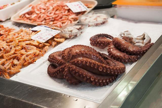 八爪魚(yú)哪個(gè)部位不能吃？網(wǎng)紅吃八爪魚(yú)為什么要爆頭？