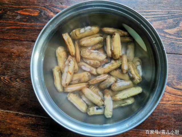 這個(gè)海鮮被稱作“小人仙”，肉質(zhì)肥美，用這個(gè)方法做，一盤(pán)不夠吃